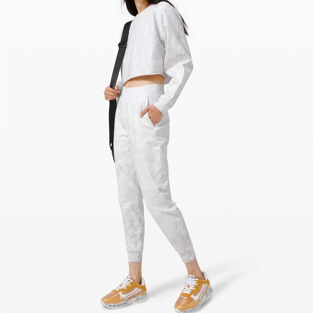 lululemon LA crew & joggers watercolor white wash / stargaze